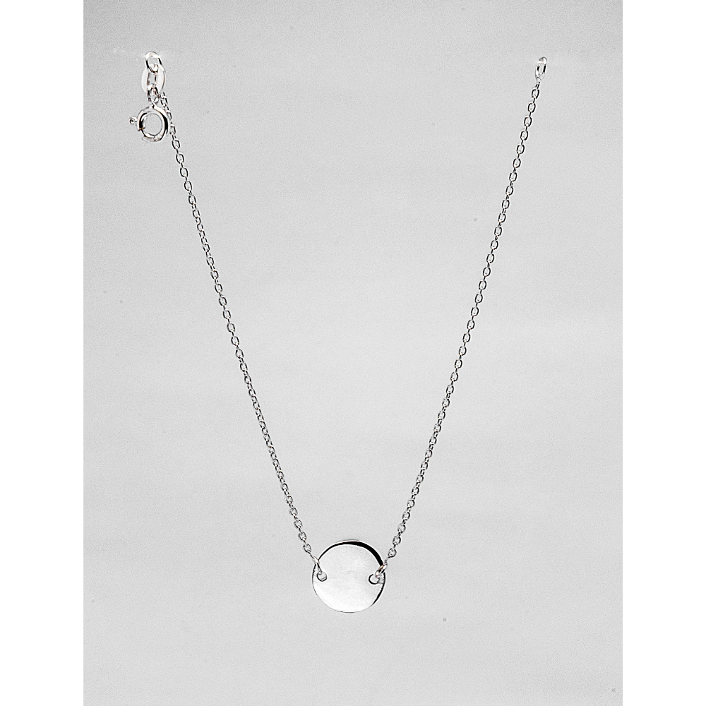 Silver bracelet with a round pendant 
